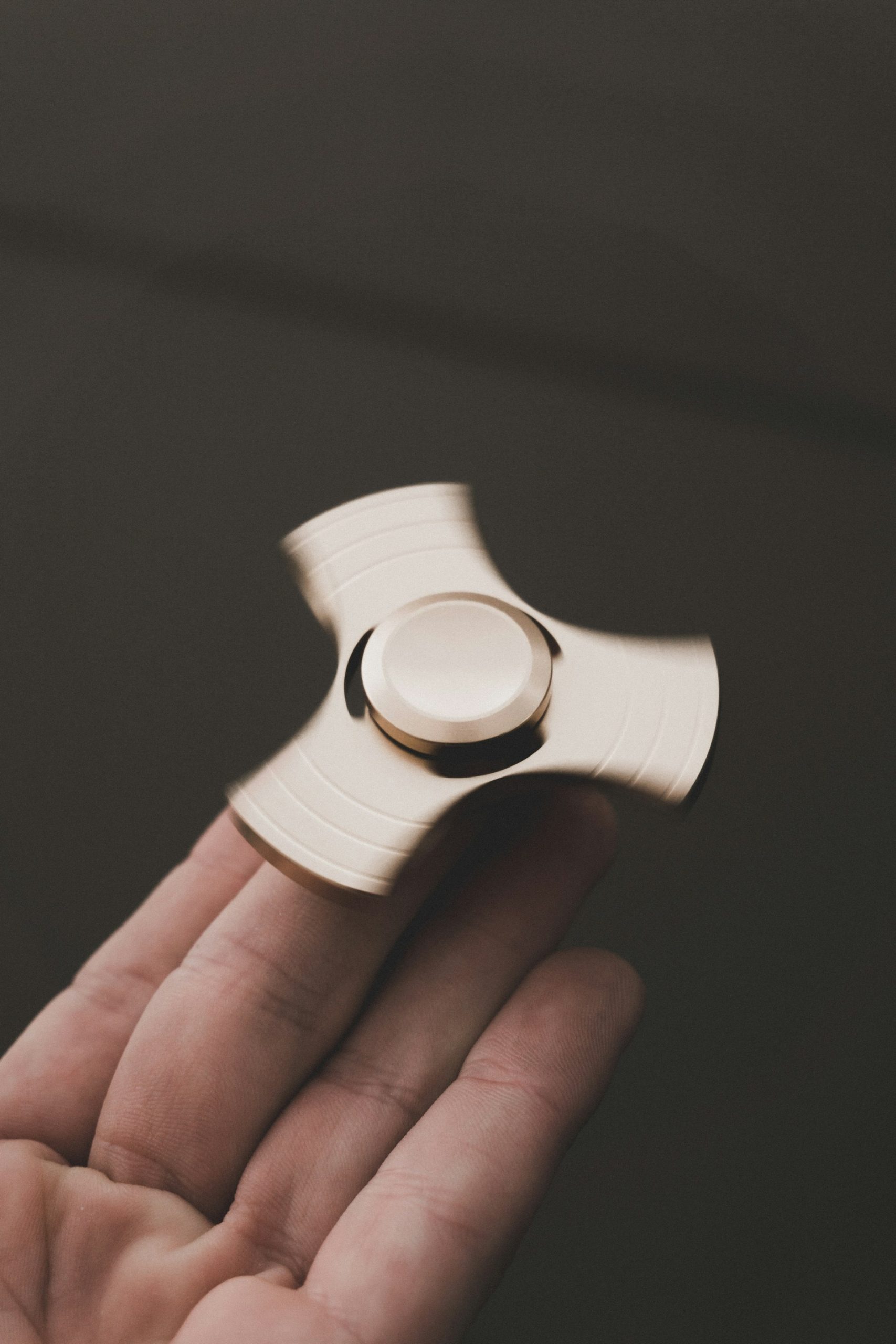 een fidget toy tijdens huiswerk: waarom bewegende handen soms juist helpen